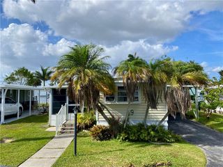 9 Oregon TRL # 68, Naples, FL 34113