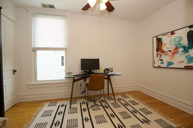 1111 W Roscoe Street 2, Chicago, IL 60657