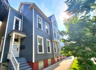 1111 W Roscoe Street 2, Chicago, IL 60657