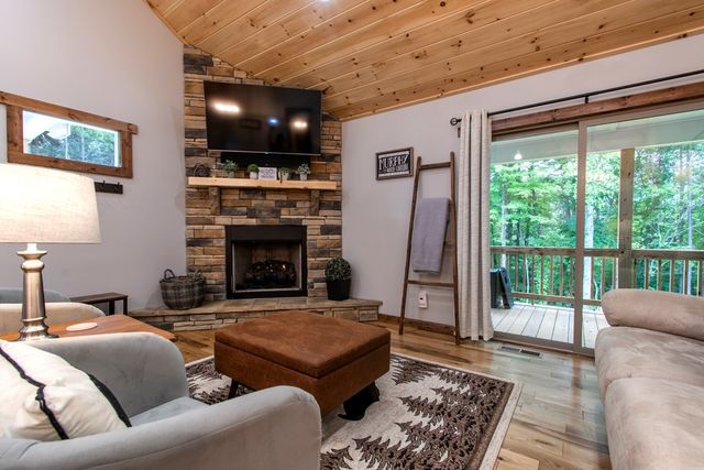 59 Nugent Lane, Murphy, NC 28906