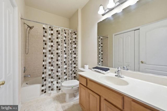 7033 LITTLE THAMES DR, Gainesville, VA 20155