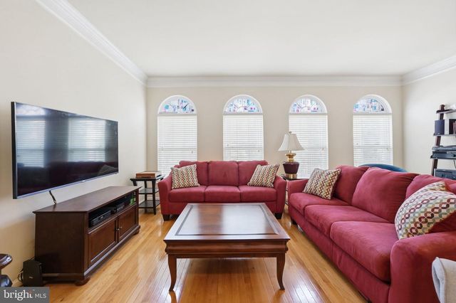 7033 LITTLE THAMES DR, Gainesville, VA 20155