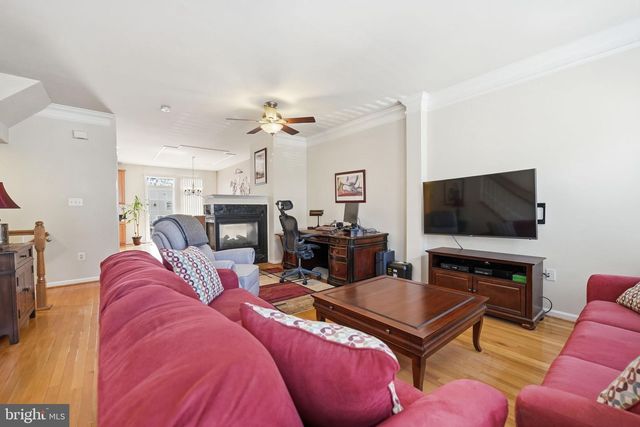 7033 LITTLE THAMES DR, Gainesville, VA 20155