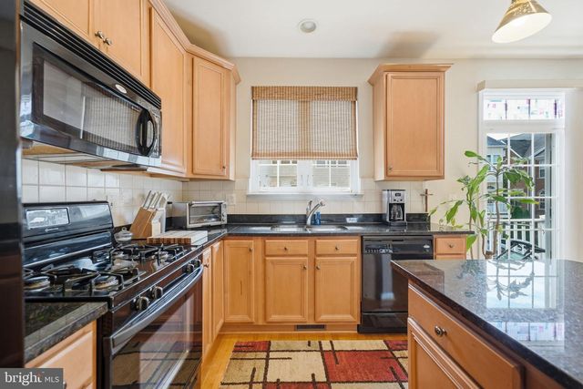 7033 LITTLE THAMES DR, Gainesville, VA 20155