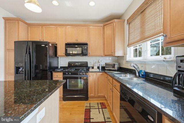 7033 LITTLE THAMES DR, Gainesville, VA 20155