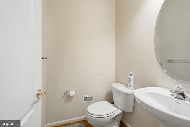 7033 LITTLE THAMES DR, Gainesville, VA 20155