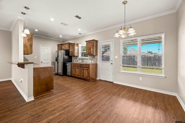 411 Harrell, Chandler, TX 75758