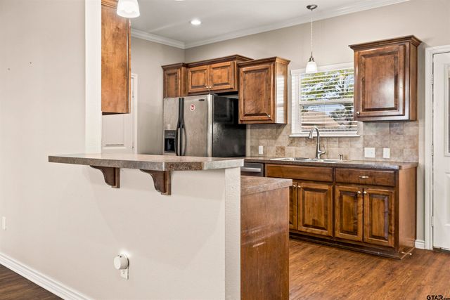 411 Harrell, Chandler, TX 75758