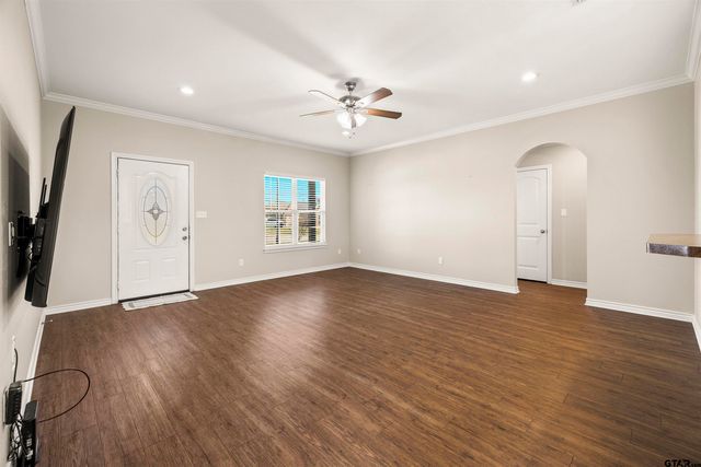 411 Harrell, Chandler, TX 75758