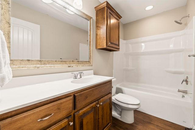 411 Harrell, Chandler, TX 75758