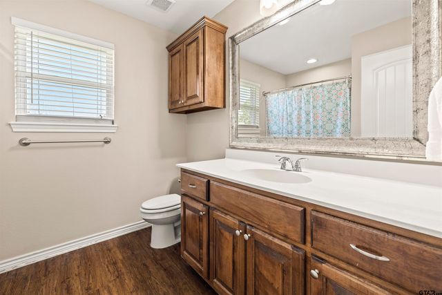 411 Harrell, Chandler, TX 75758