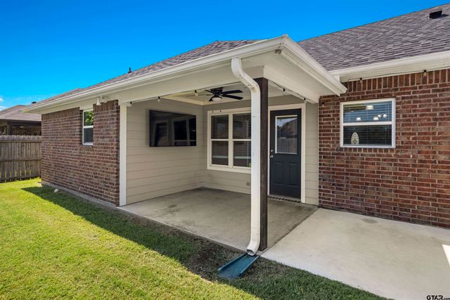 411 Harrell, Chandler, TX 75758