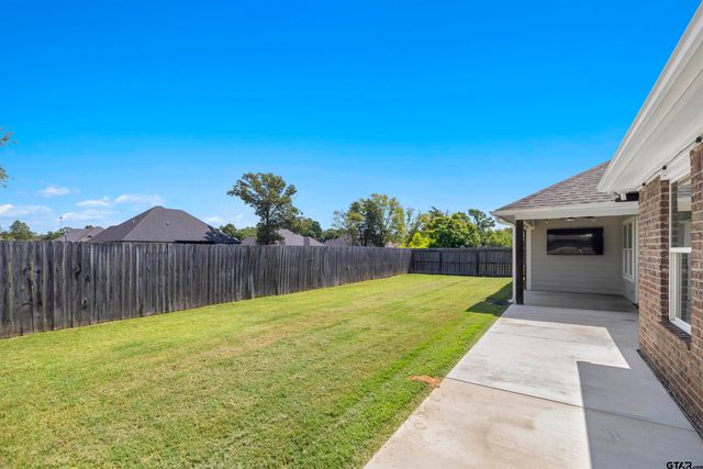 411 Harrell, Chandler, TX 75758