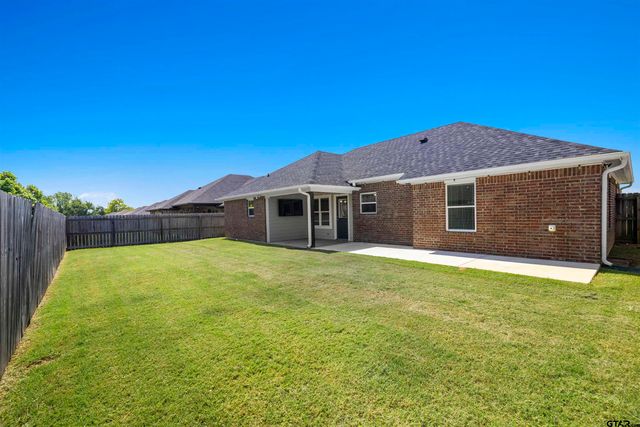 411 Harrell, Chandler, TX 75758