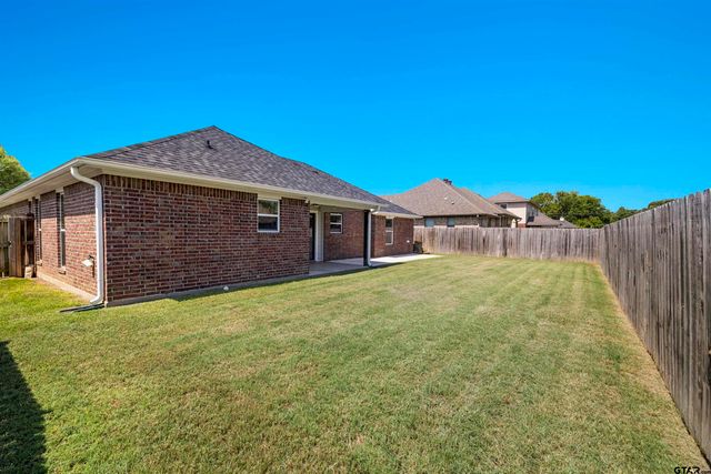 411 Harrell, Chandler, TX 75758