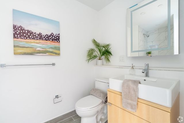 154 Broadway 204, Somerville, MA 02145