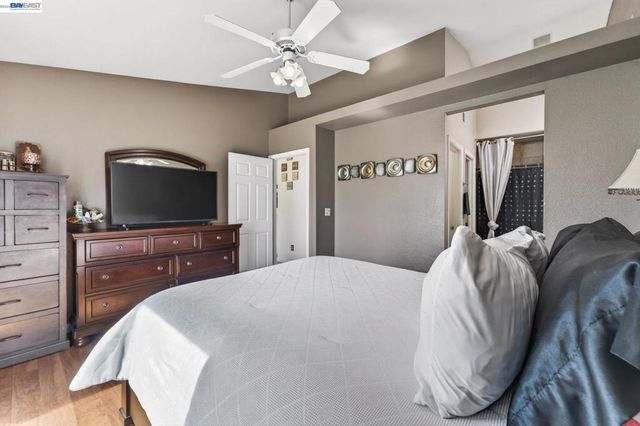 5912 Squire Wells Way, Riverbank, CA 95367