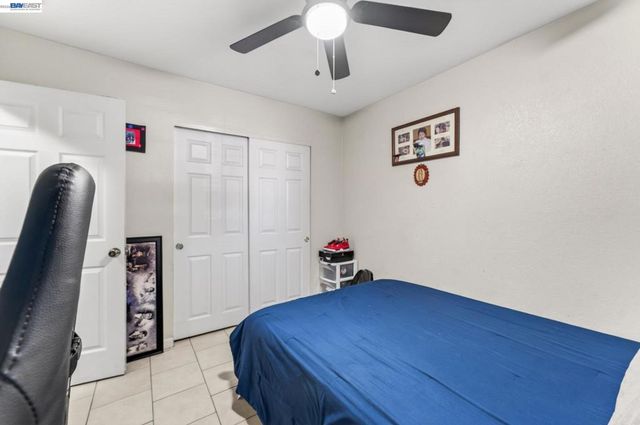 5912 Squire Wells Way, Riverbank, CA 95367