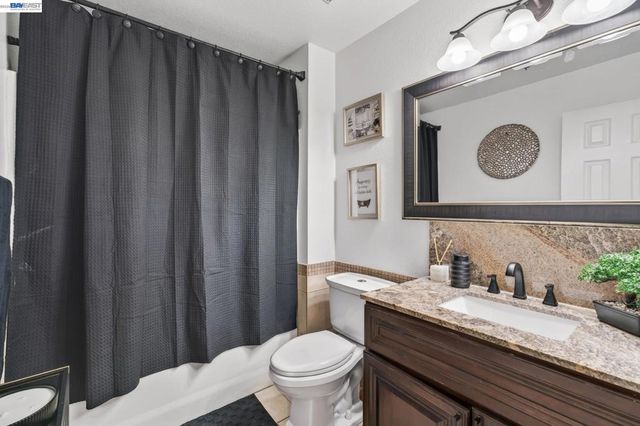 5912 Squire Wells Way, Riverbank, CA 95367