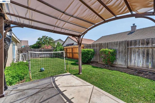 5912 Squire Wells Way, Riverbank, CA 95367
