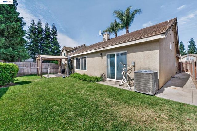 5912 Squire Wells Way, Riverbank, CA 95367