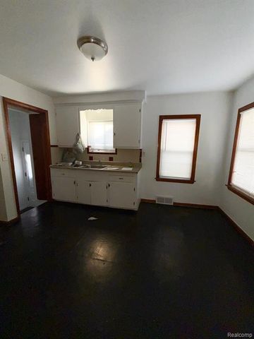 7682 Piedmont Street, Detroit, MI 48228