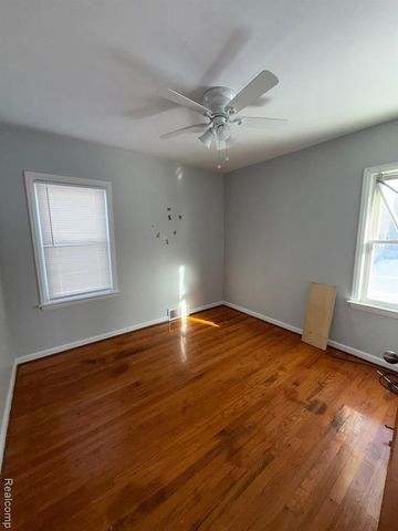 7682 Piedmont Street, Detroit, MI 48228