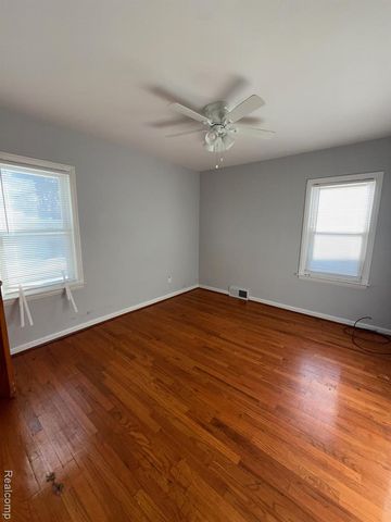 7682 Piedmont Street, Detroit, MI 48228