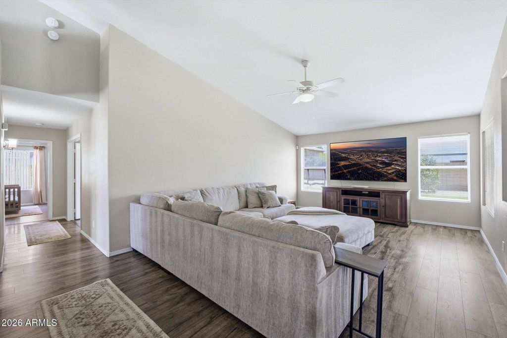 Image 11 of property listing at 2865 E HERMOSA VISTA Drive, Mesa, AZ 85213