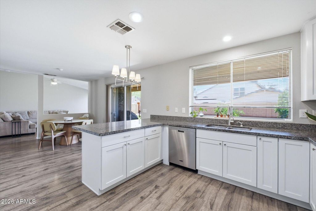 Image 14 of property listing at 2865 E HERMOSA VISTA Drive, Mesa, AZ 85213
