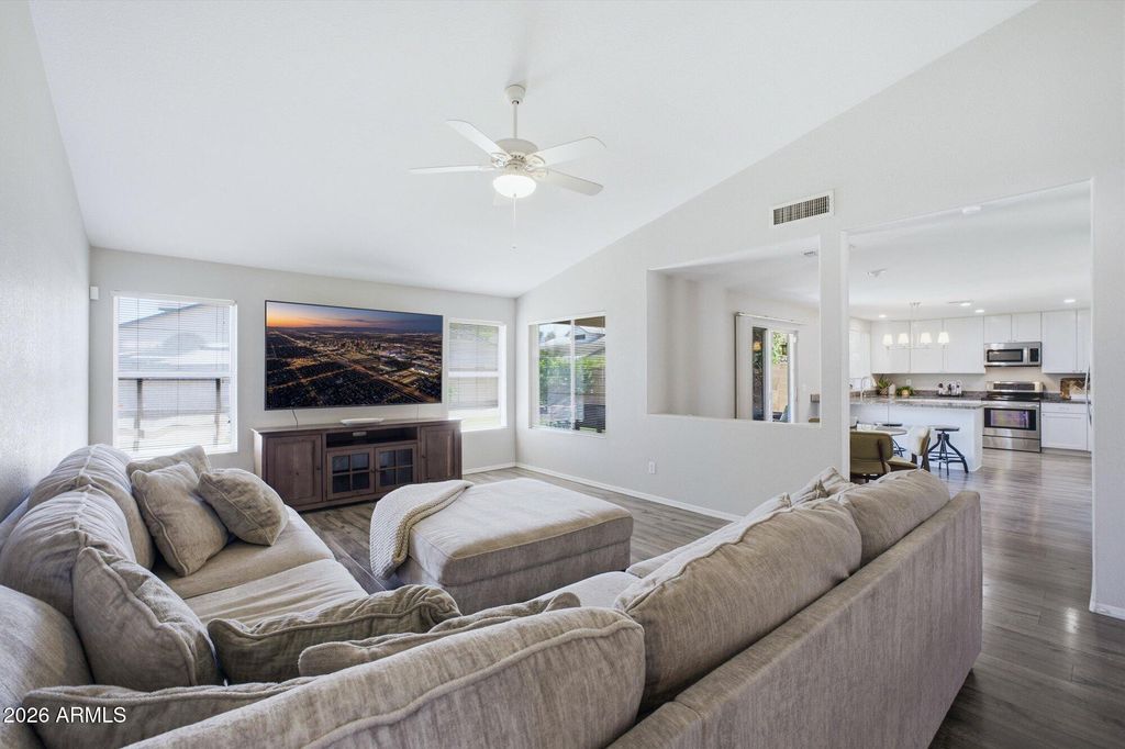Image 4 of property listing at 2865 E HERMOSA VISTA Drive, Mesa, AZ 85213