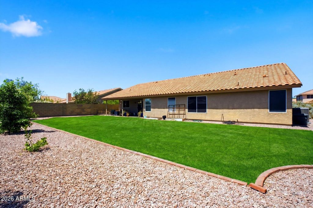 Image 5 of property listing at 2865 E HERMOSA VISTA Drive, Mesa, AZ 85213