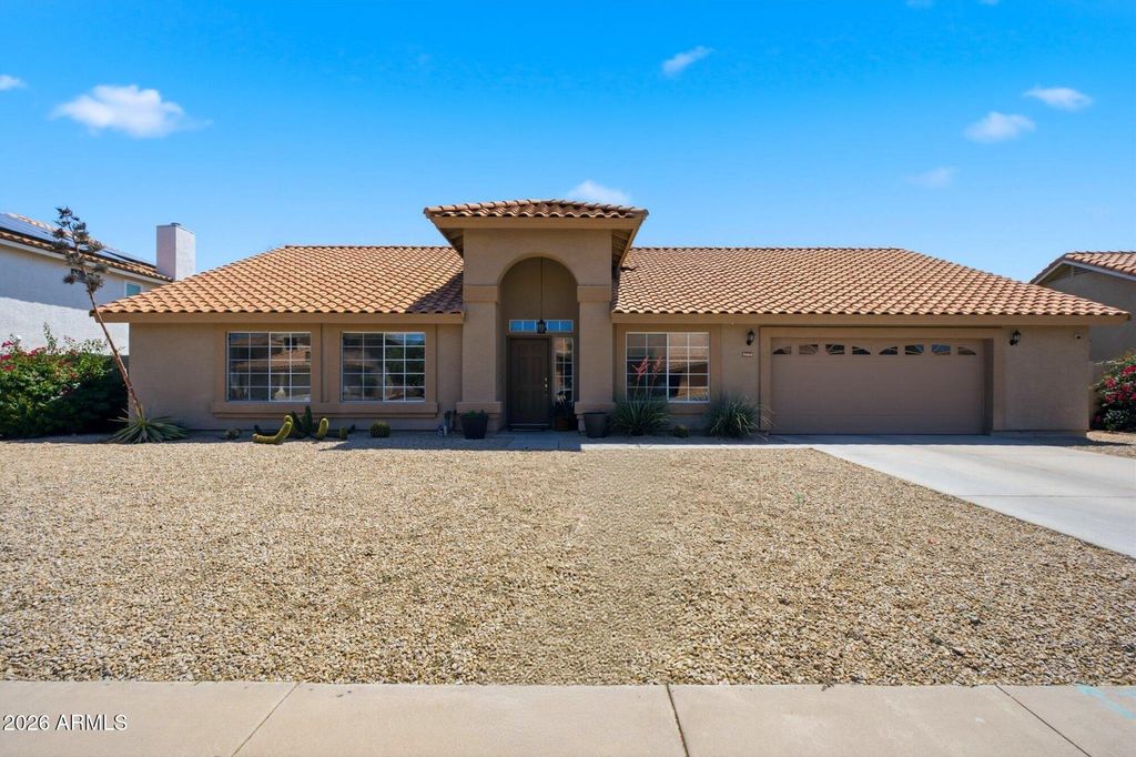 Image 6 of property listing at 2865 E HERMOSA VISTA Drive, Mesa, AZ 85213