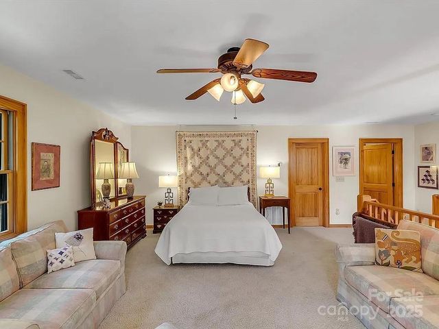 113 Mountain Cove Road, Waynesville, NC 28786