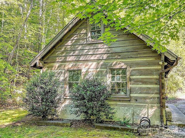 113 Mountain Cove Road, Waynesville, NC 28786