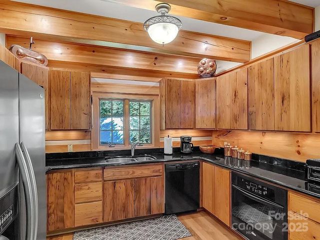 113 Mountain Cove Road, Waynesville, NC 28786