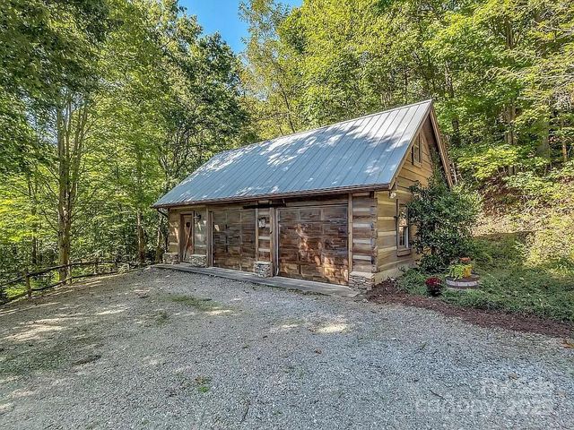 113 Mountain Cove Road, Waynesville, NC 28786