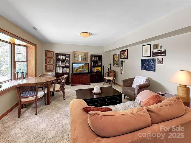 113 Mountain Cove Road, Waynesville, NC 28786