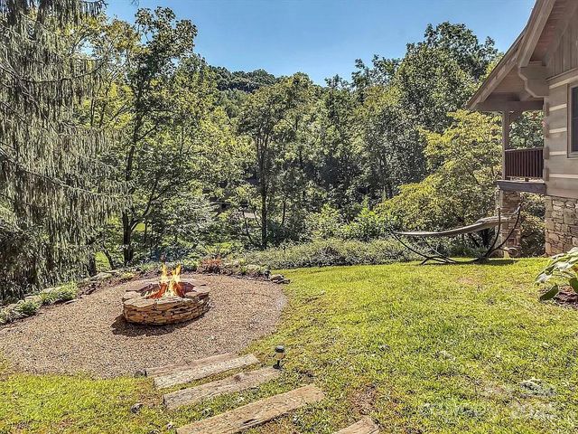 113 Mountain Cove Road, Waynesville, NC 28786