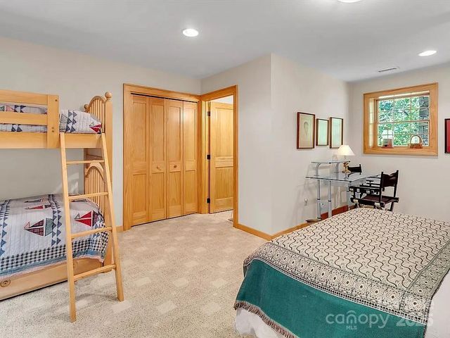 113 Mountain Cove Road, Waynesville, NC 28786