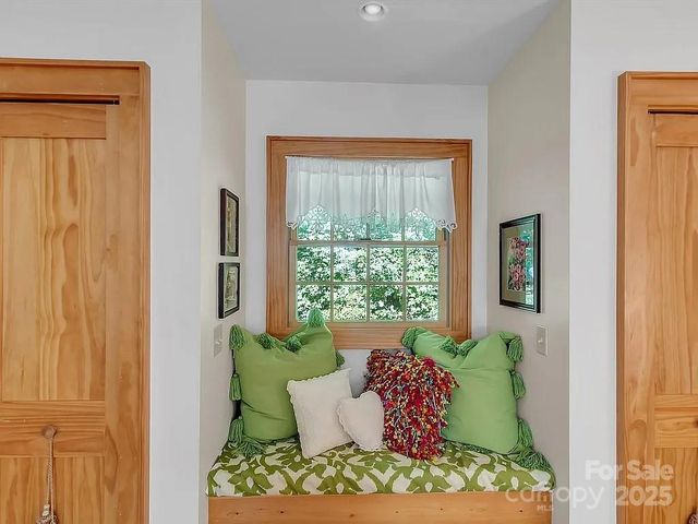 113 Mountain Cove Road, Waynesville, NC 28786