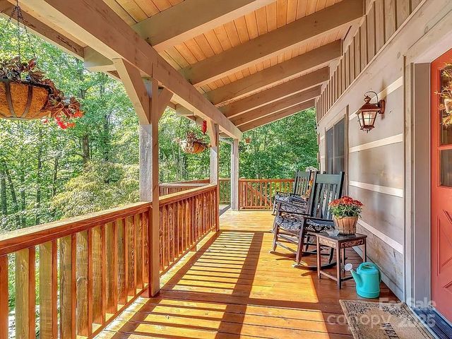 113 Mountain Cove Road, Waynesville, NC 28786