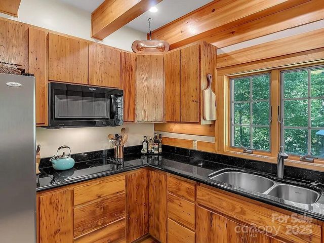 113 Mountain Cove Road, Waynesville, NC 28786