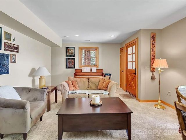 113 Mountain Cove Road, Waynesville, NC 28786