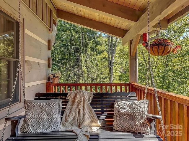 113 Mountain Cove Road, Waynesville, NC 28786