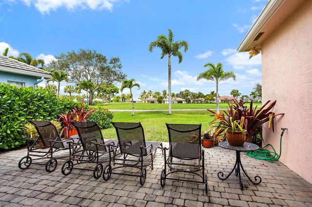 10675 La Strada, West Palm Beach, FL 33412