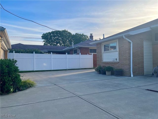 835 Pendley Road, Willowick, OH 44095