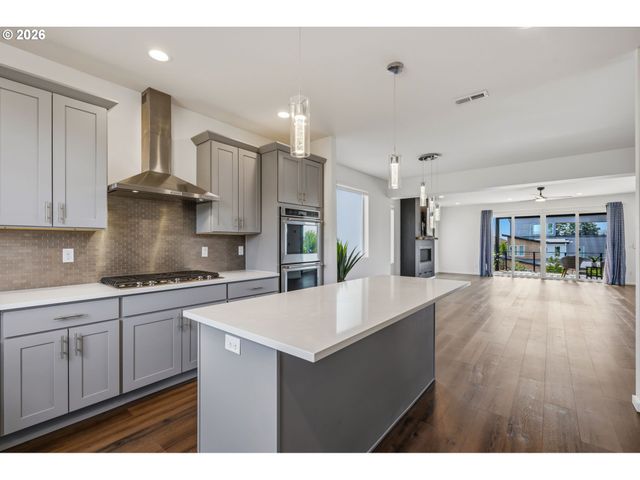1055 Se 75th Ct, Vancouver, WA 98664