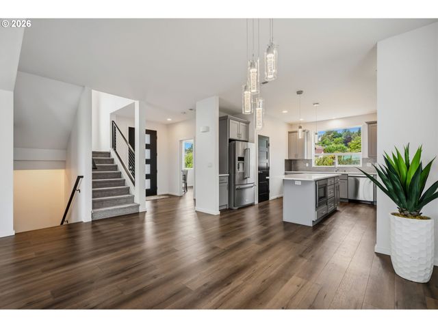 1055 Se 75th Ct, Vancouver, WA 98664