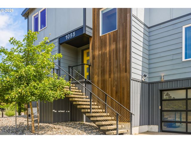 1055 Se 75th Ct, Vancouver, WA 98664